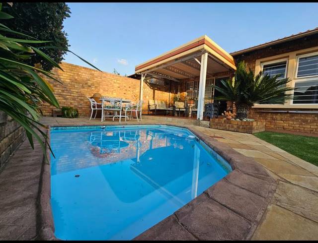 3 BEDROOM PROPERTY TO RENT IN GLEN MARAIS